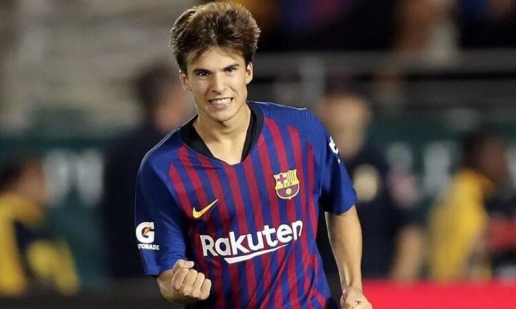 La Masia watch best midfielder 2019