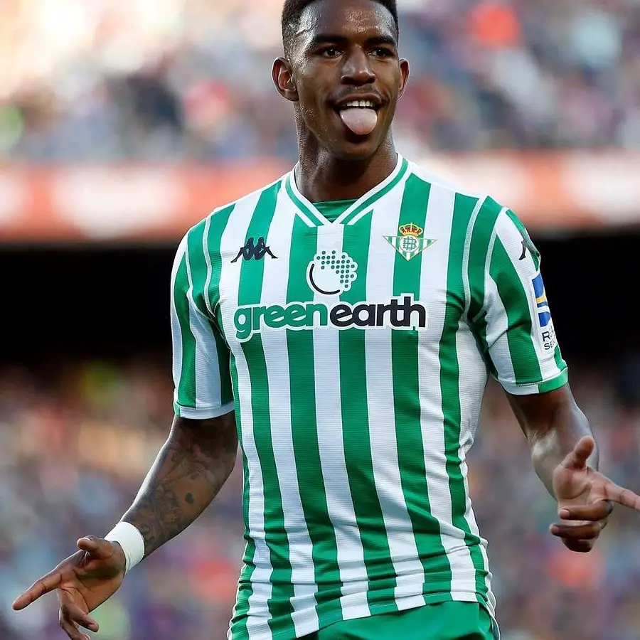 A lot of news on Junior Firpo 