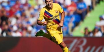 Suarez marked the first goal in Barcelona first win away since April