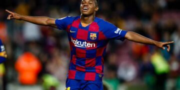 Barcelona wins 2-1 against Levante