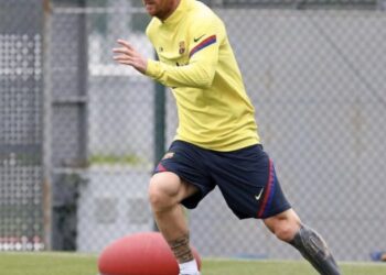 Barcelona return to action