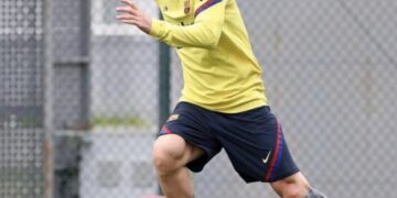 Barcelona return to action