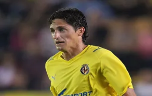 edmilson played for Both Barcelona and Villarreal