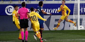 Huesca vs Barça - de jong scored the goal