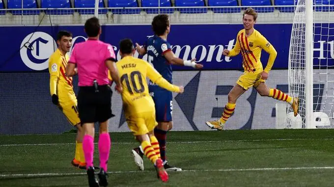 Huesca vs Barça - de jong scored the goal