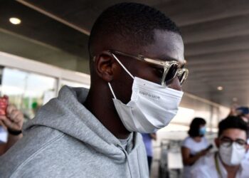 Ousmane Dembele landed in Barcelona to renew his contract