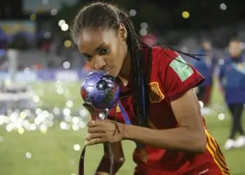 Get to know new Barcelona Femení striker Salma Paralluelo