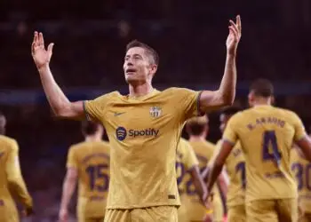 Birthday boy Lewandowski dedicates first Barça goals to late father