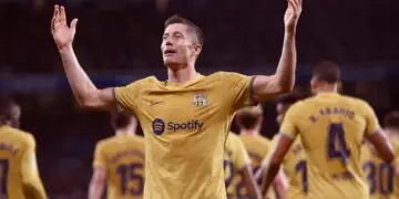 Birthday boy Lewandowski dedicates first Barça goals to late father