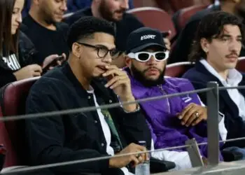 Injury Status: Bellerin, Christensen, Araujo and Memphis