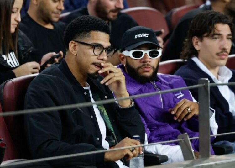 Injury Status: Bellerin, Christensen, Araujo and Memphis
