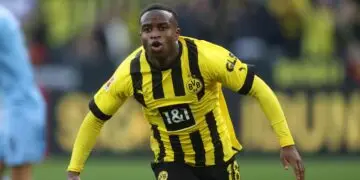 Moukoko closer to stay in Germany