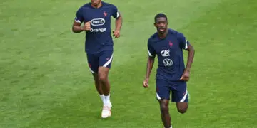 Kounde and Demeble running.