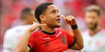 Former Manchester City  recommends Vitor Roque for Barça