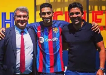 Deco Leaves His Agency to Take Charge at Barcelona