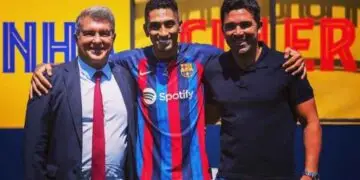 Deco Leaves His Agency to Take Charge at Barcelona