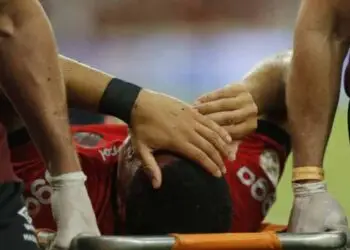 Tough Break: Vitor Roque Injured in Shocking Collision on the Field