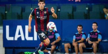 Is Alex Valle Poised to Replace Marcos Alonso at Barça?