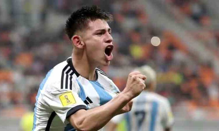 Get to know Claudio “Diablito” Echeverri – Barcelona Target