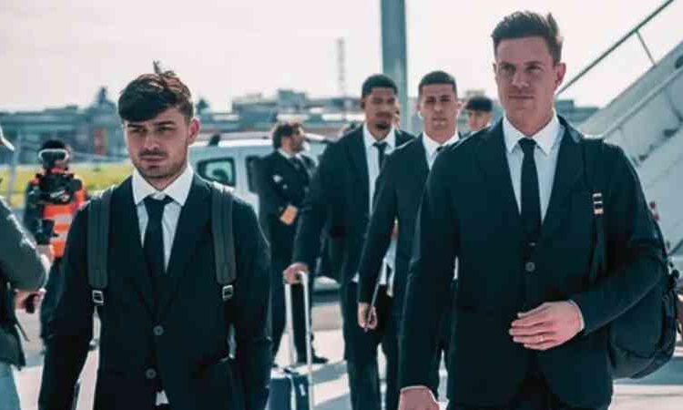 Barcelona Travels to Paris Under the Shadow of Threats