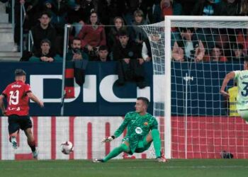 Match Review : Osasuna vs Barcelona (4-2)