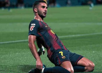 Ferran Torres vs Lewandowski: Who Should Lead Barcelona’s Attack This Season?