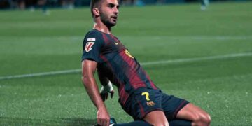 Ferran Torres vs Lewandowski: Who Should Lead Barcelona’s Attack This Season?