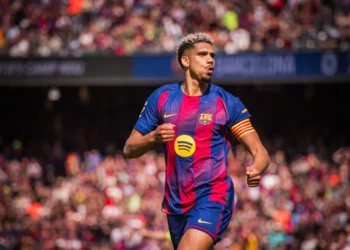 A Premier League giant are pushing hard for Ronald Araújo