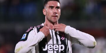 The striker is eager to join Barça: Flick and Deco already know