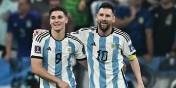 Messi enters the Julián Álvarez signing