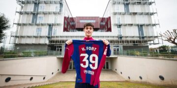 Héctor Fort makes a decision about his future and sends a message to Flick