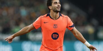 Ferran Torres keeps his future at Barça open
