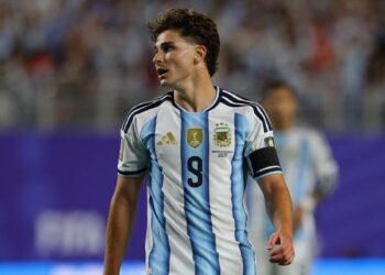 Barça keep the Julián Álvarez operation alive