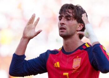 Ferran Torres keeps his future at Barça open
