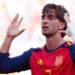 Ferran Torres keeps his future at Barça open
