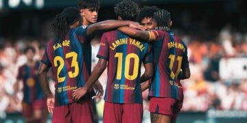 Lamine Yamal of FC Barcelona celebrates after scoring his team s fifth goal in the 0-5 win vs valencia